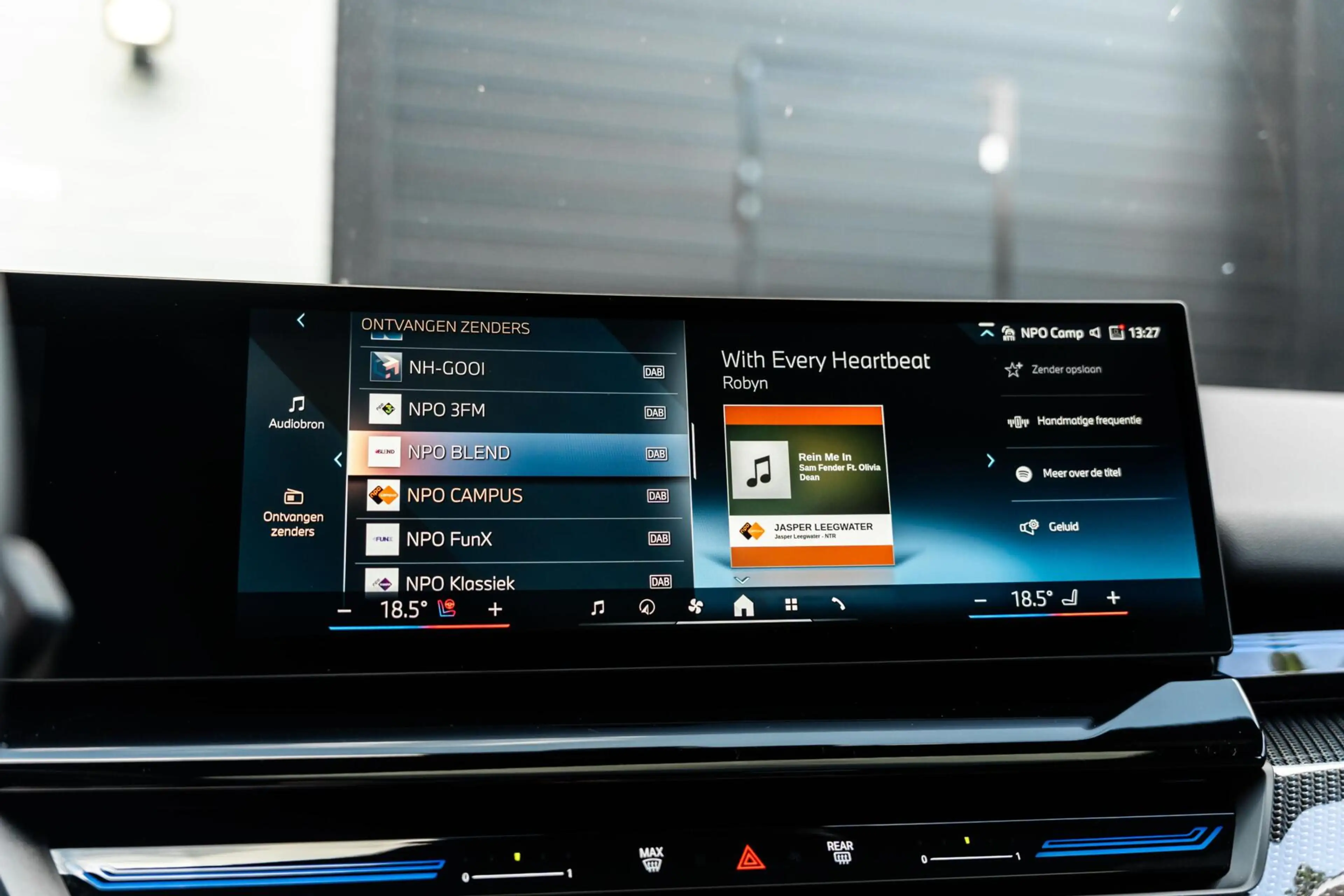 BMW 530 5-serie Touring 530e M Sport PRO 360 H&K HUD Trekh — photo 39