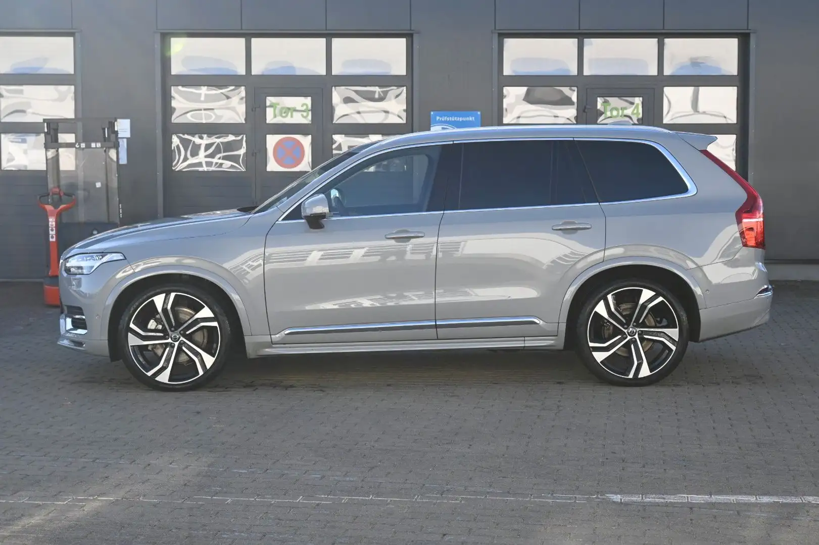 Volvo XC90 B5D AWD Ultimate Bright*LED*PANO*STHZ*360* Grau - 2