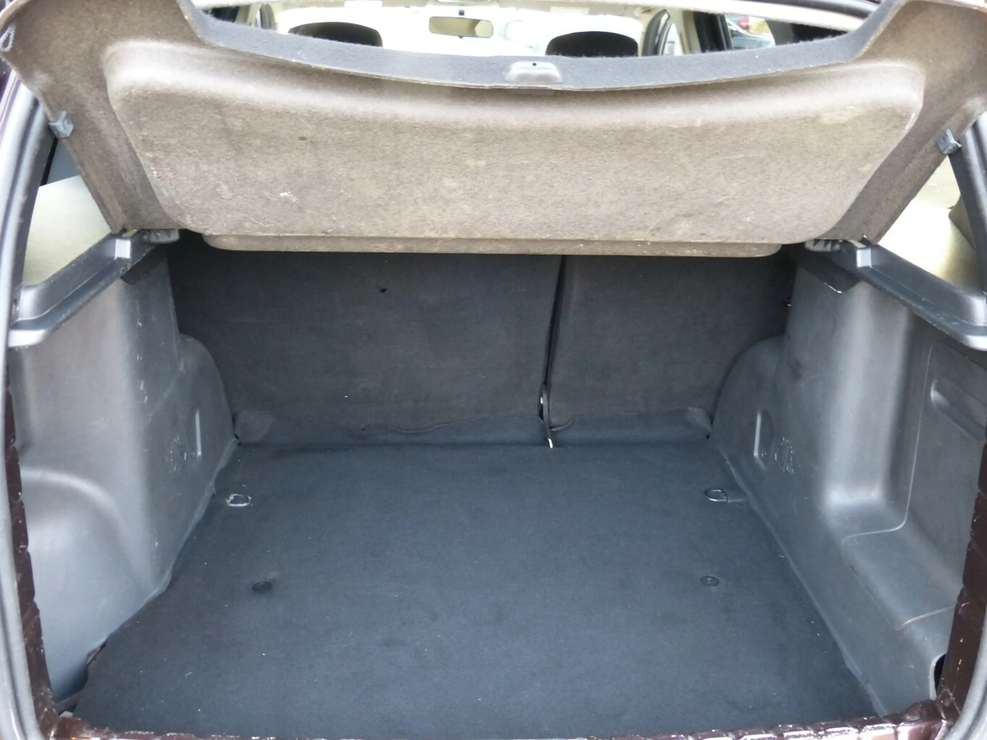 Dacia Duster Laureate DCI 110 FAP 4x2 [AHK/SHZ] — photo 14