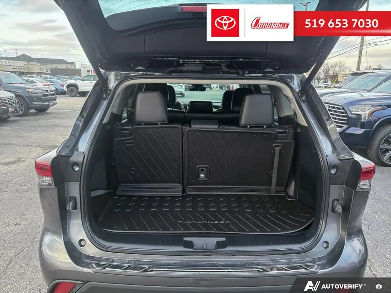Toyota Highlander снимка Toyota Highlander