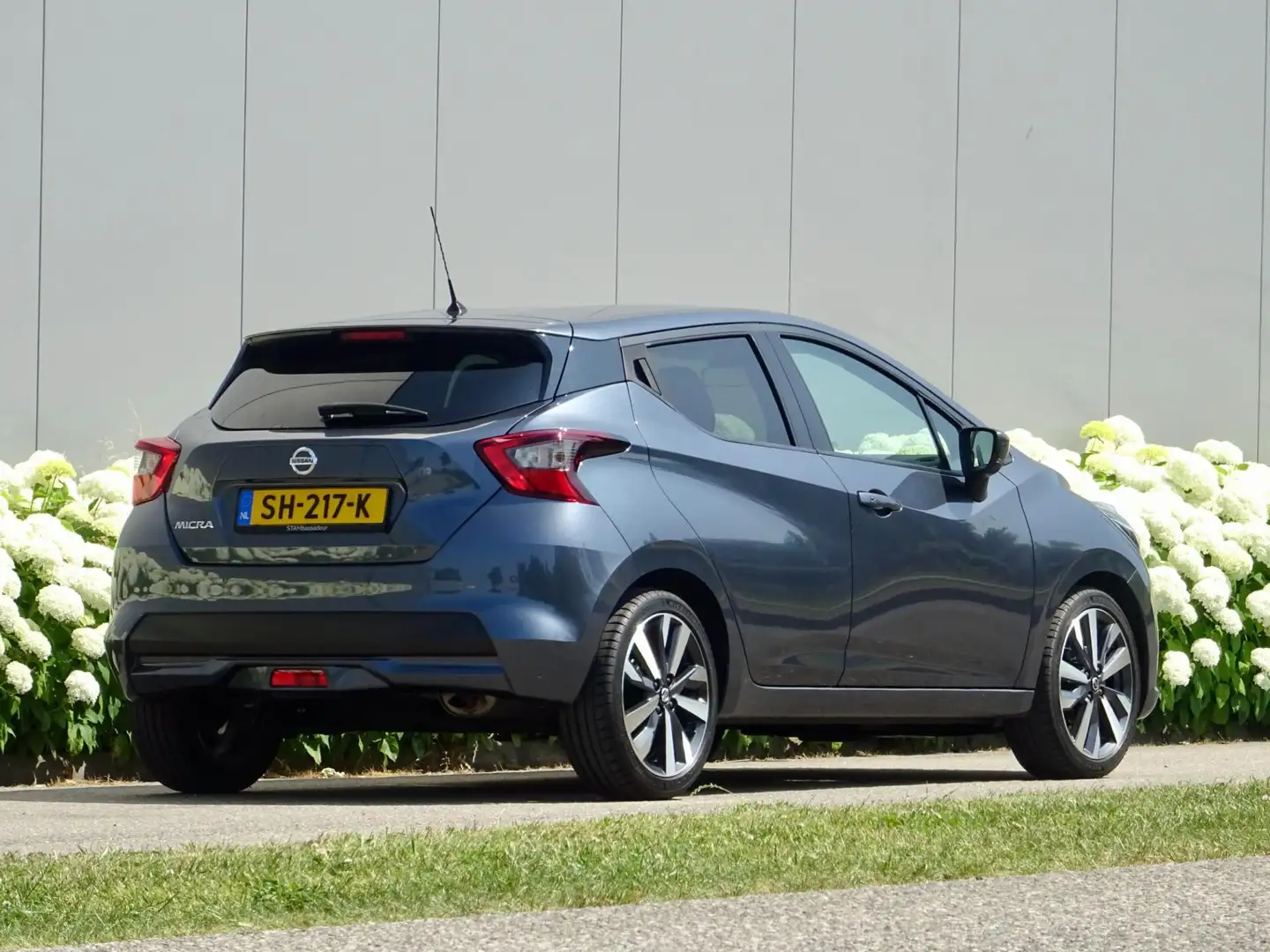 Nissan Micra 0.9 IG-T Tekna Sport // BOSE // Navi // Camera // Grau - 2