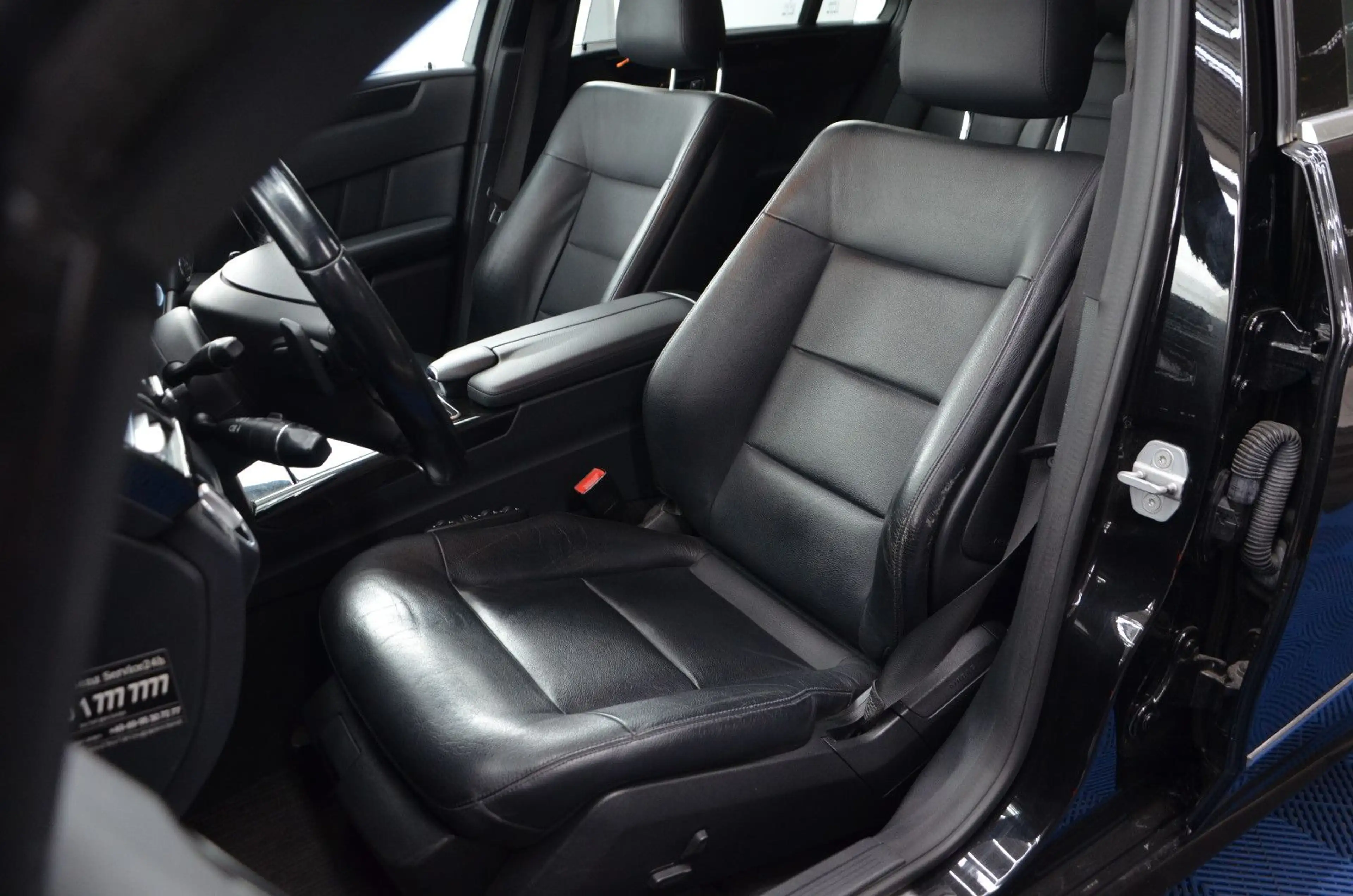 Mercedes-Benz E 350 CDI AVANTGARDE*AUTOMATIK*LEDER*AHK* — photo 9