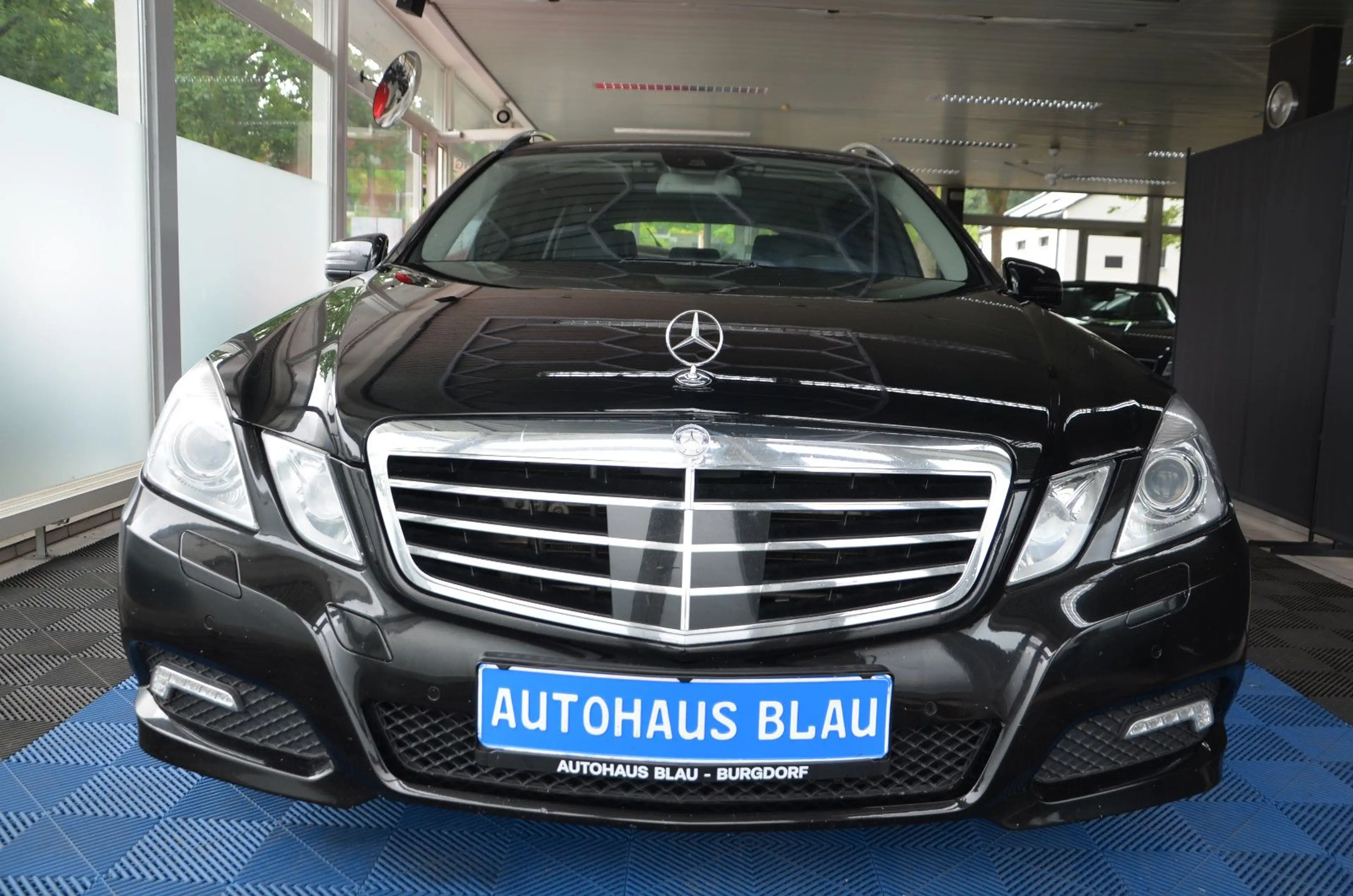 Mercedes-Benz E 350 CDI AVANTGARDE*AUTOMATIK*LEDER*AHK* — photo 2