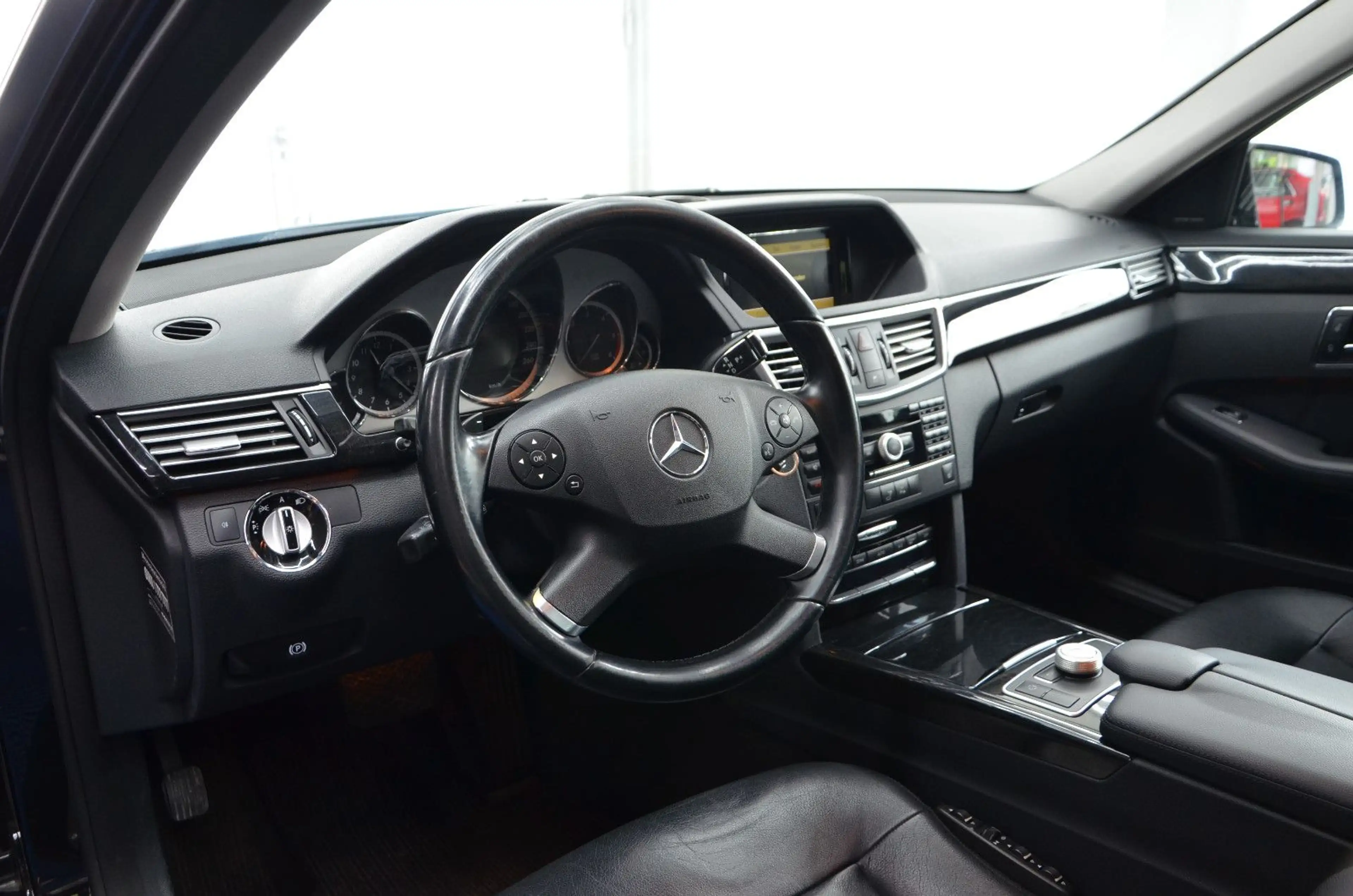 Mercedes-Benz E 350 CDI AVANTGARDE*AUTOMATIK*LEDER*AHK* — photo 10