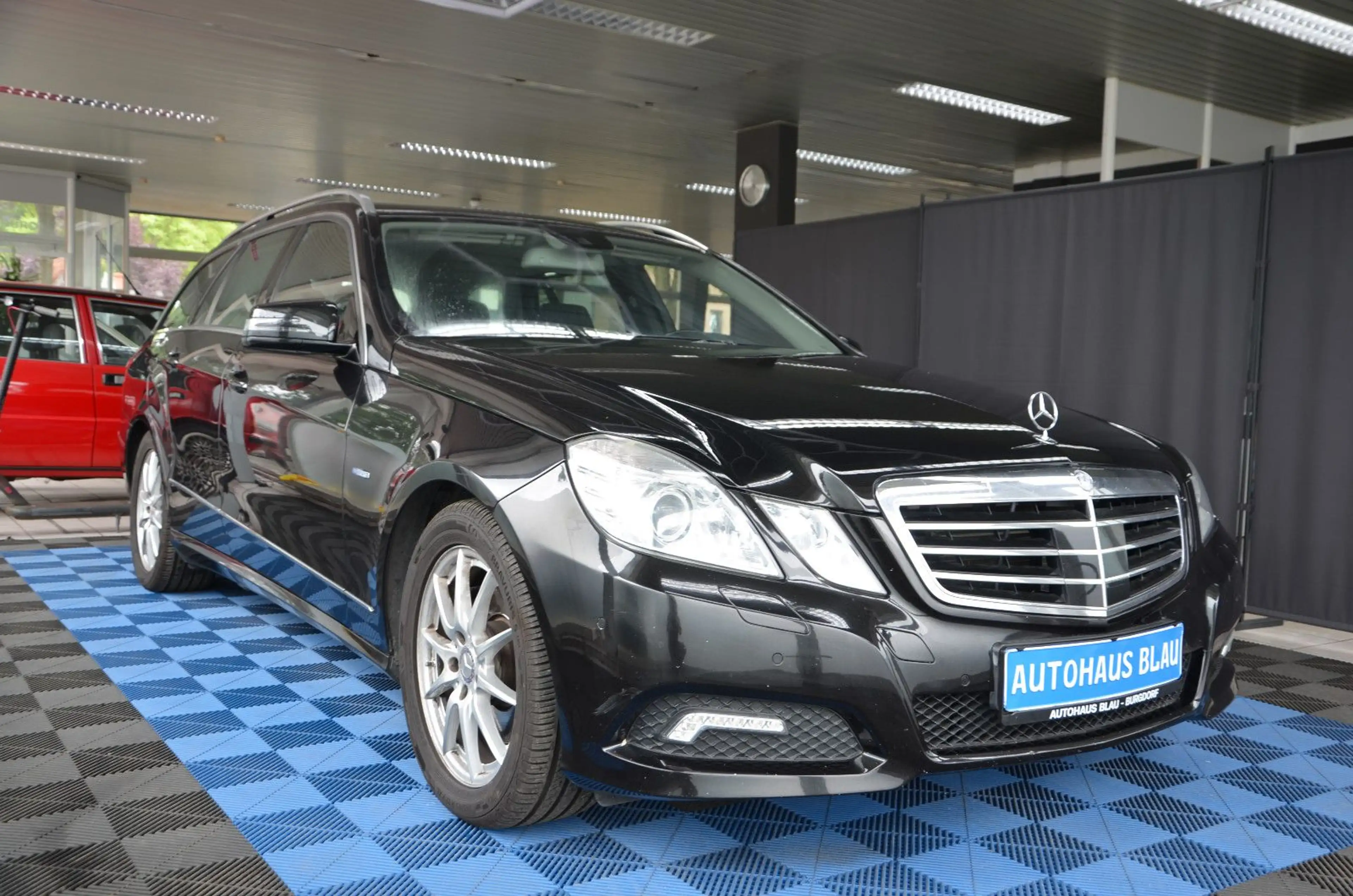 Mercedes-Benz E 350 CDI AVANTGARDE*AUTOMATIK*LEDER*AHK* — photo 3