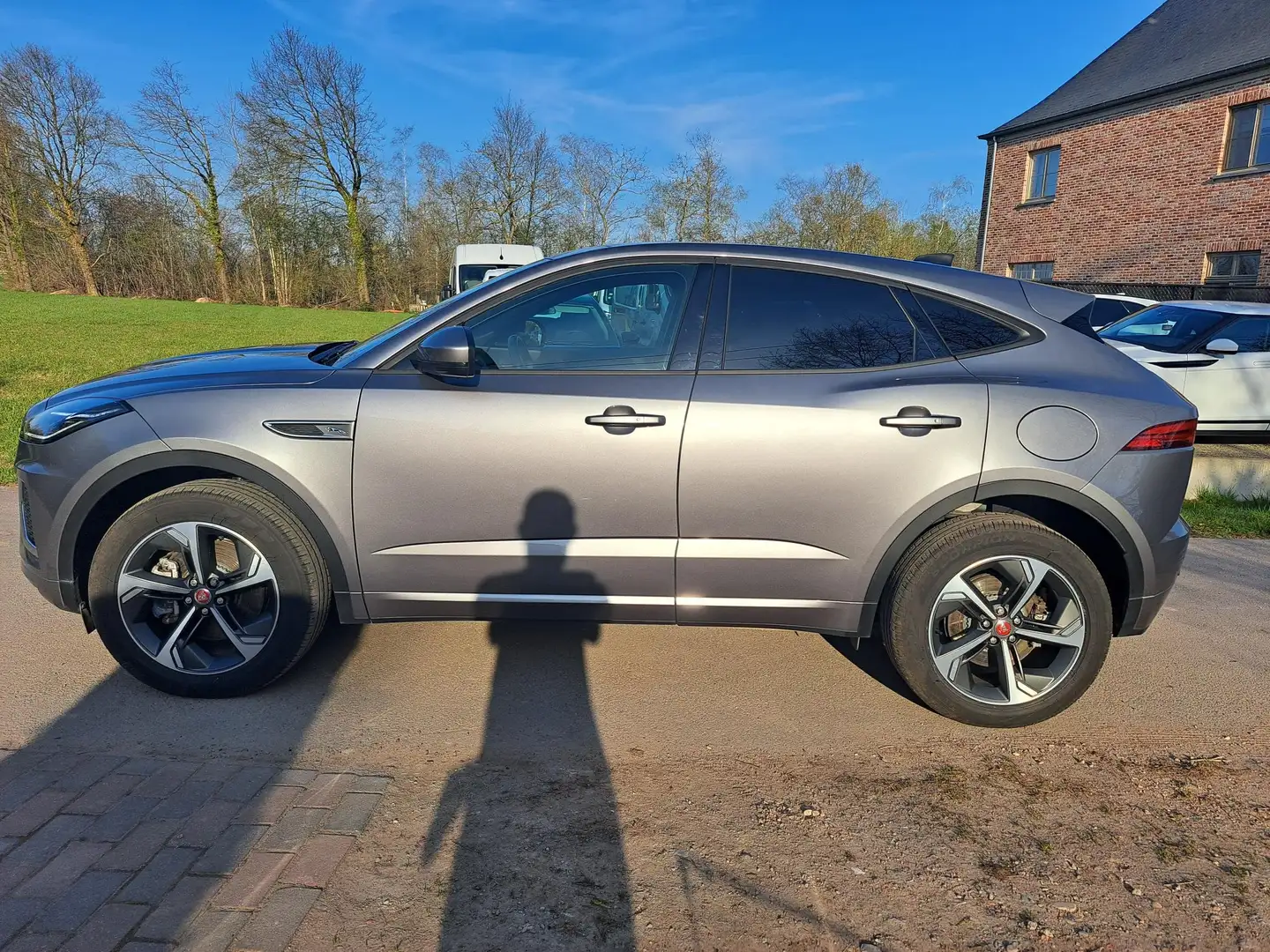 Jaguar E-Pace 1.5 T PHEV AWD P300e R-Dynamic SE Modrá - 1