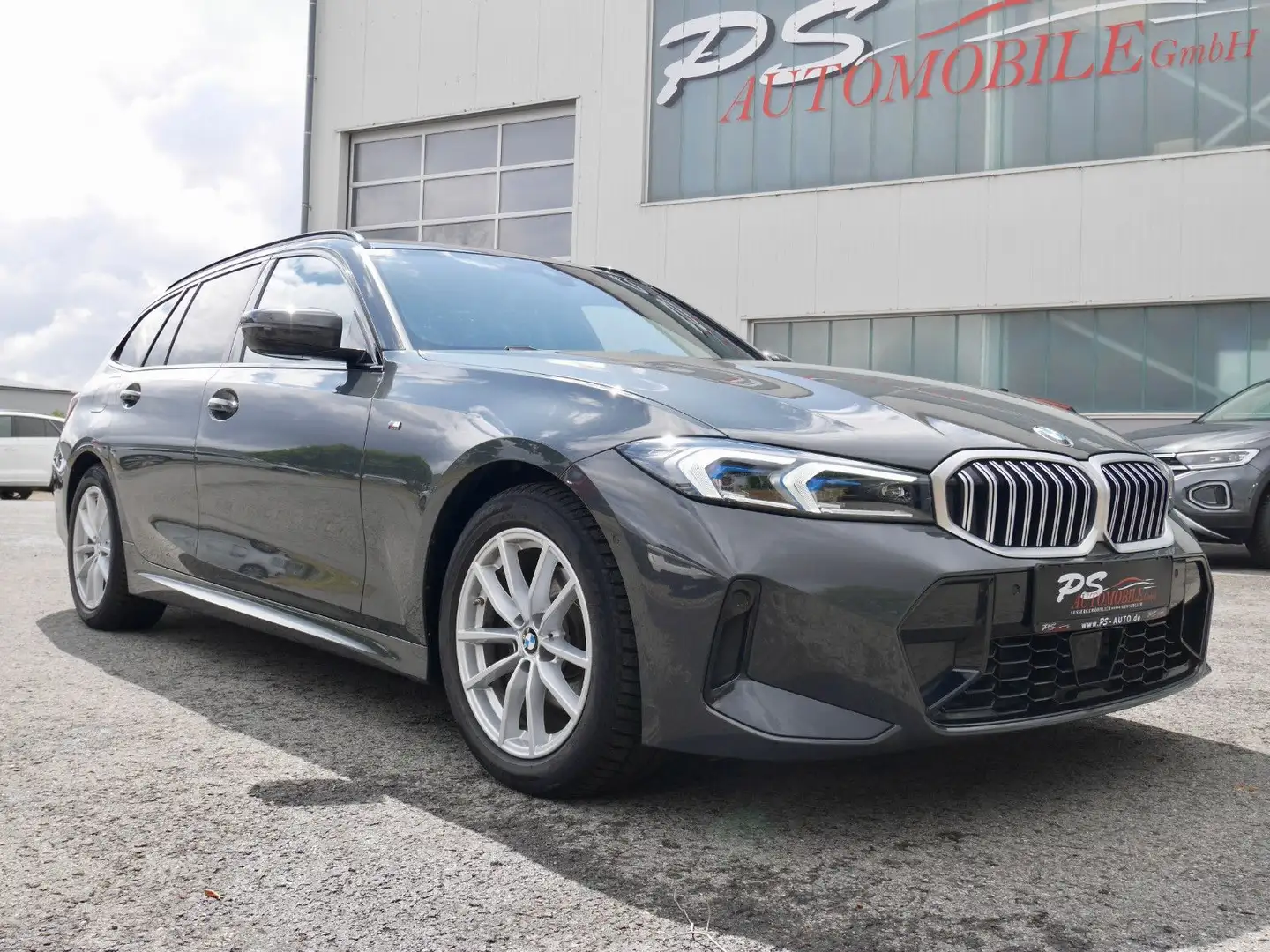 BMW 320 d xDrive Touring "M-Sport" ACC + HEAD UP Grau - 1