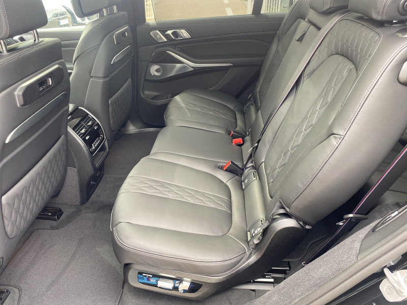 BMW X7 xDrive40d M Sportpaket B&W Surround DAB RFK — photo 12