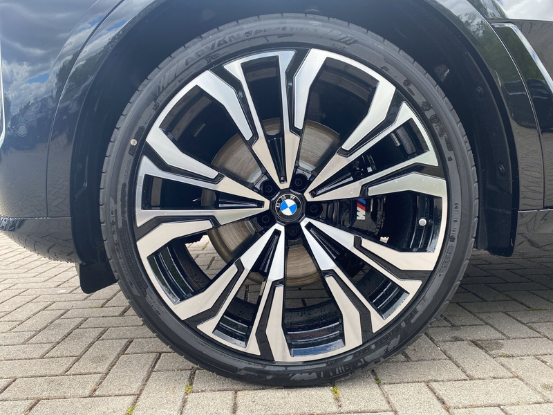 BMW X7 xDrive40d M Sportpaket B&W Surround DAB RFK — photo 3