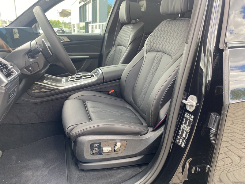 BMW X7 xDrive40d M Sportpaket B&W Surround DAB RFK — photo 9