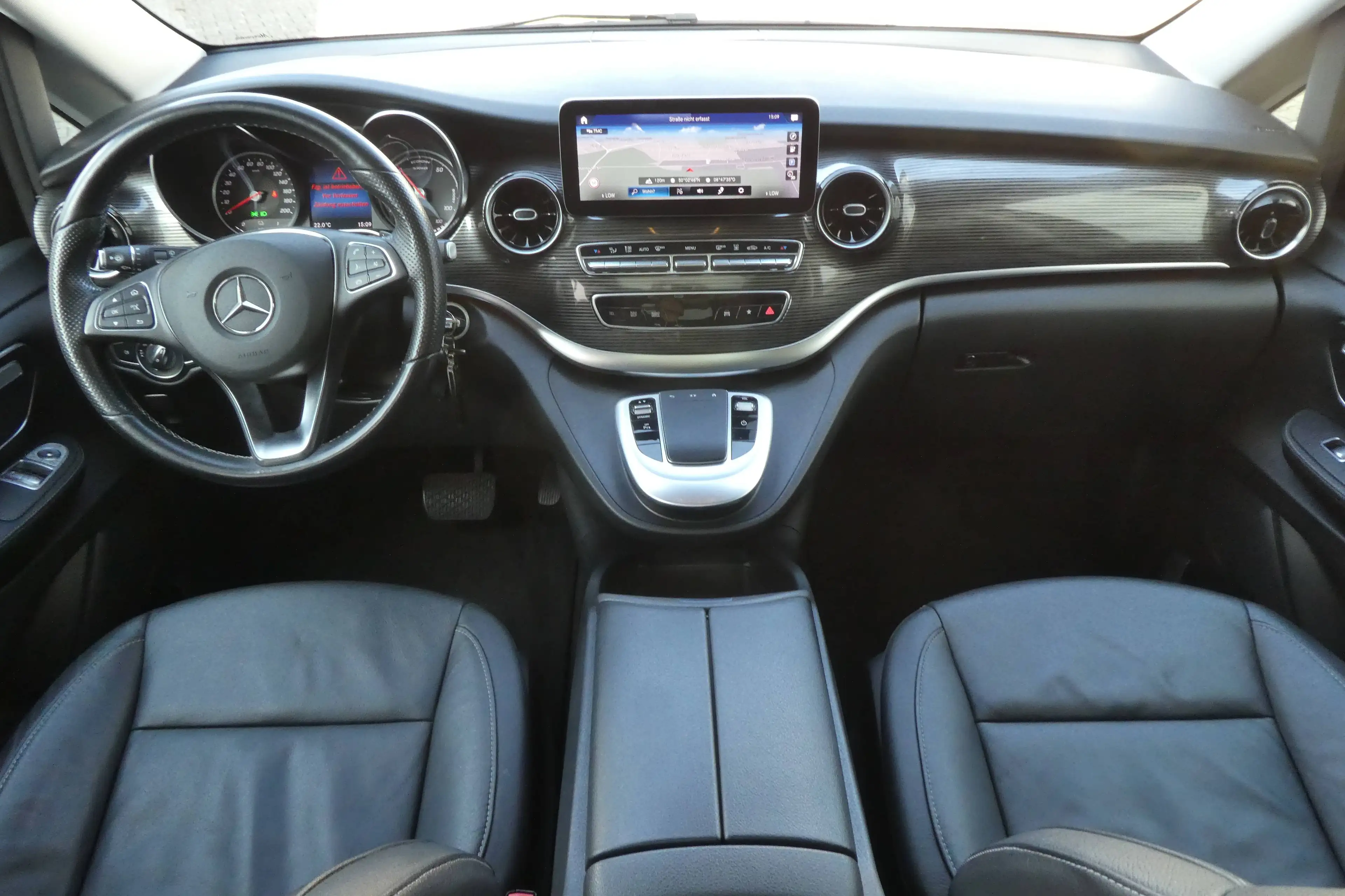 Mercedes-Benz EQV 300 Avantgarde Lang PANO+360+ILS+ACC+Garantie — photo 13