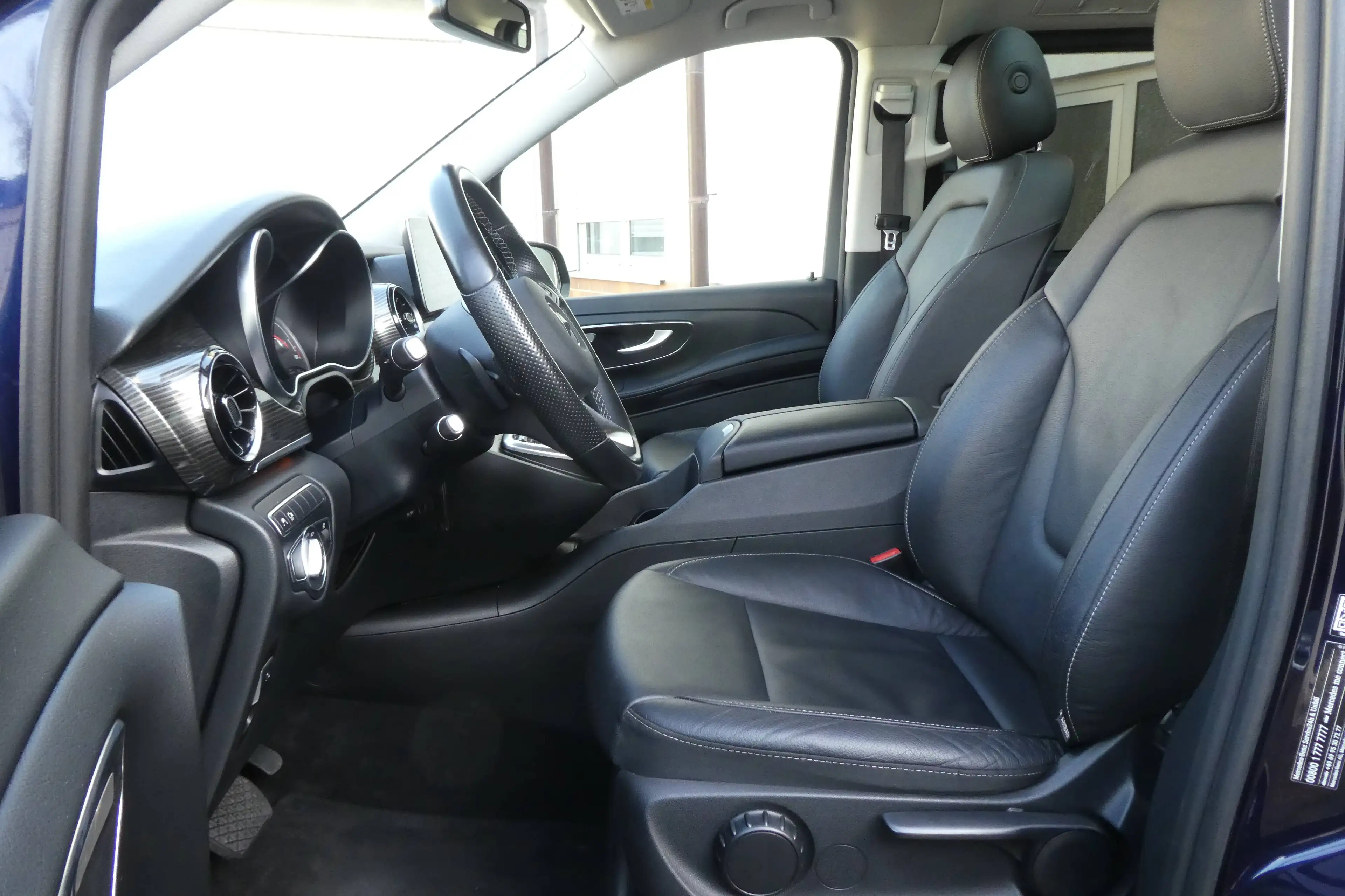 Mercedes-Benz EQV 300 Avantgarde Lang PANO+360+ILS+ACC+Garantie — photo 12