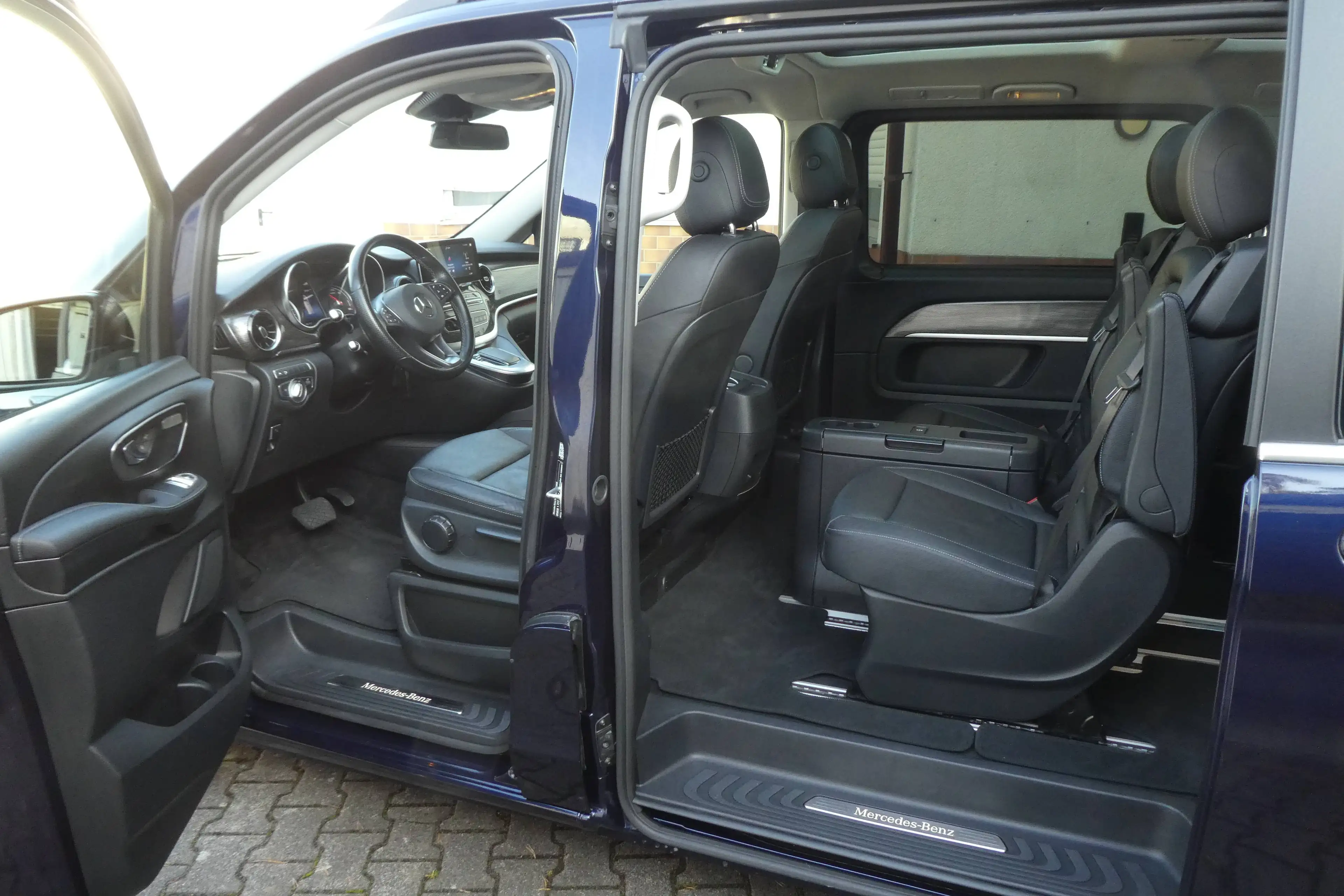 Mercedes-Benz EQV 300 Avantgarde Lang PANO+360+ILS+ACC+Garantie — photo 11