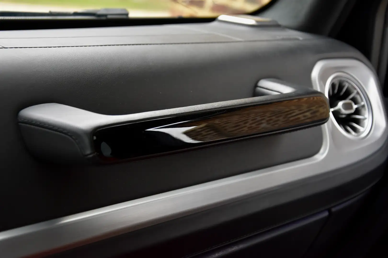 Mercedes-Benz G 63 AMG **PANO DAK** MANUFAKTUR** OLIVE GREEN MAGNO Gris - 2