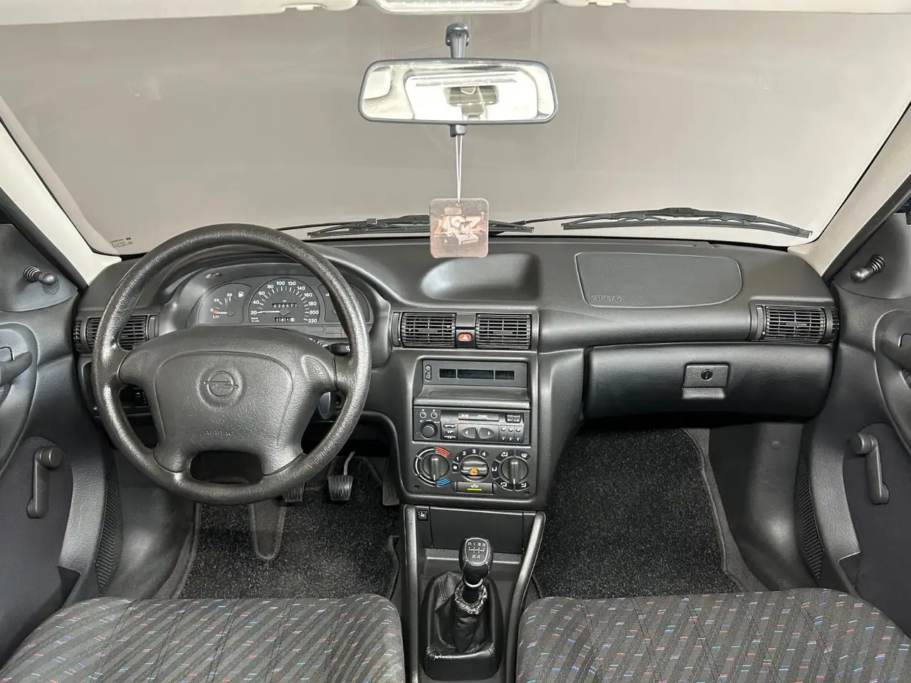 Opel Astra -F/Oldtimer/Schiebedach/39.577km/Kein Rost, foto 10