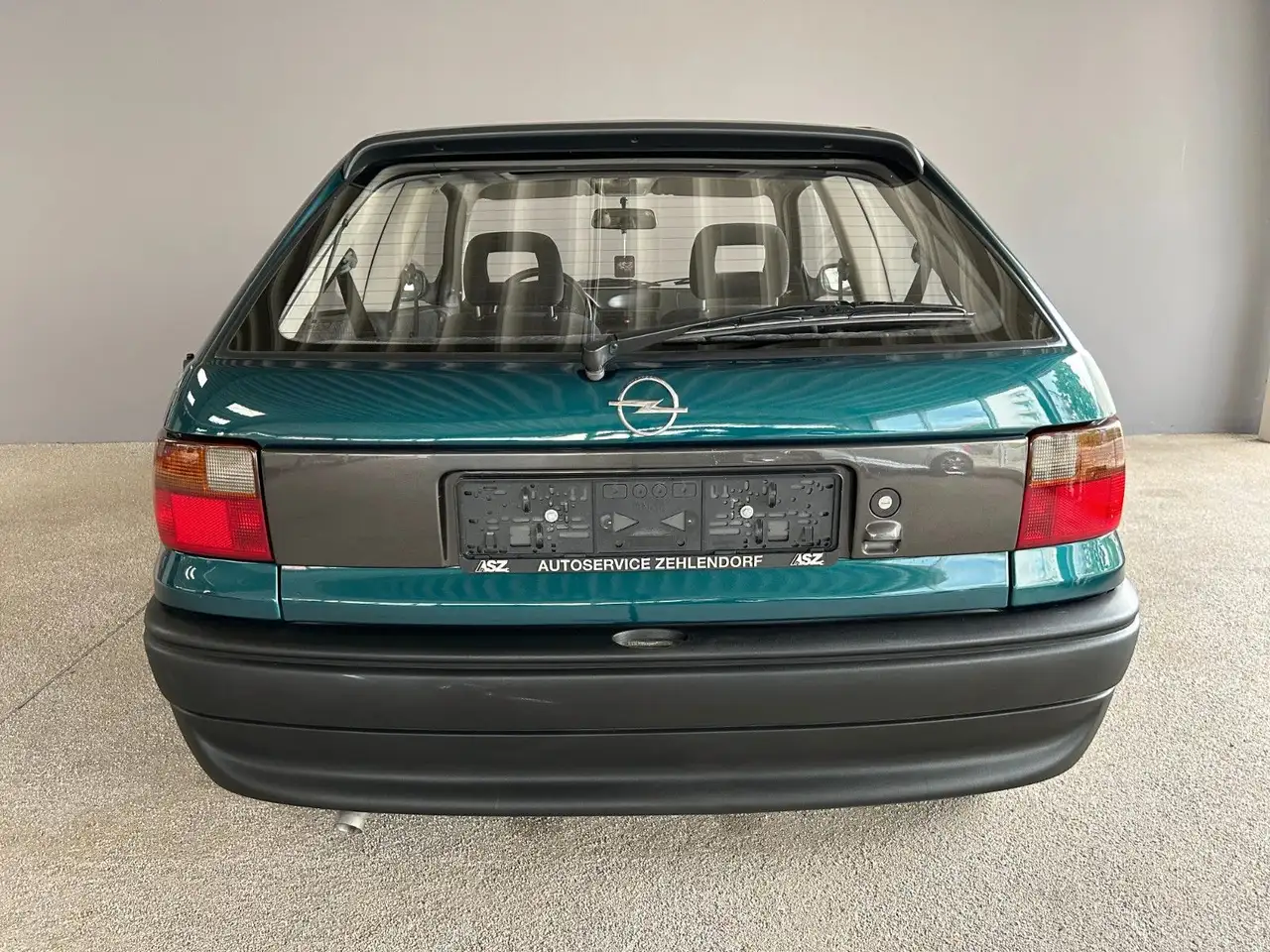 Opel Astra -F/Oldtimer/Schiebedach/39.577km/Kein Rost, foto 6
