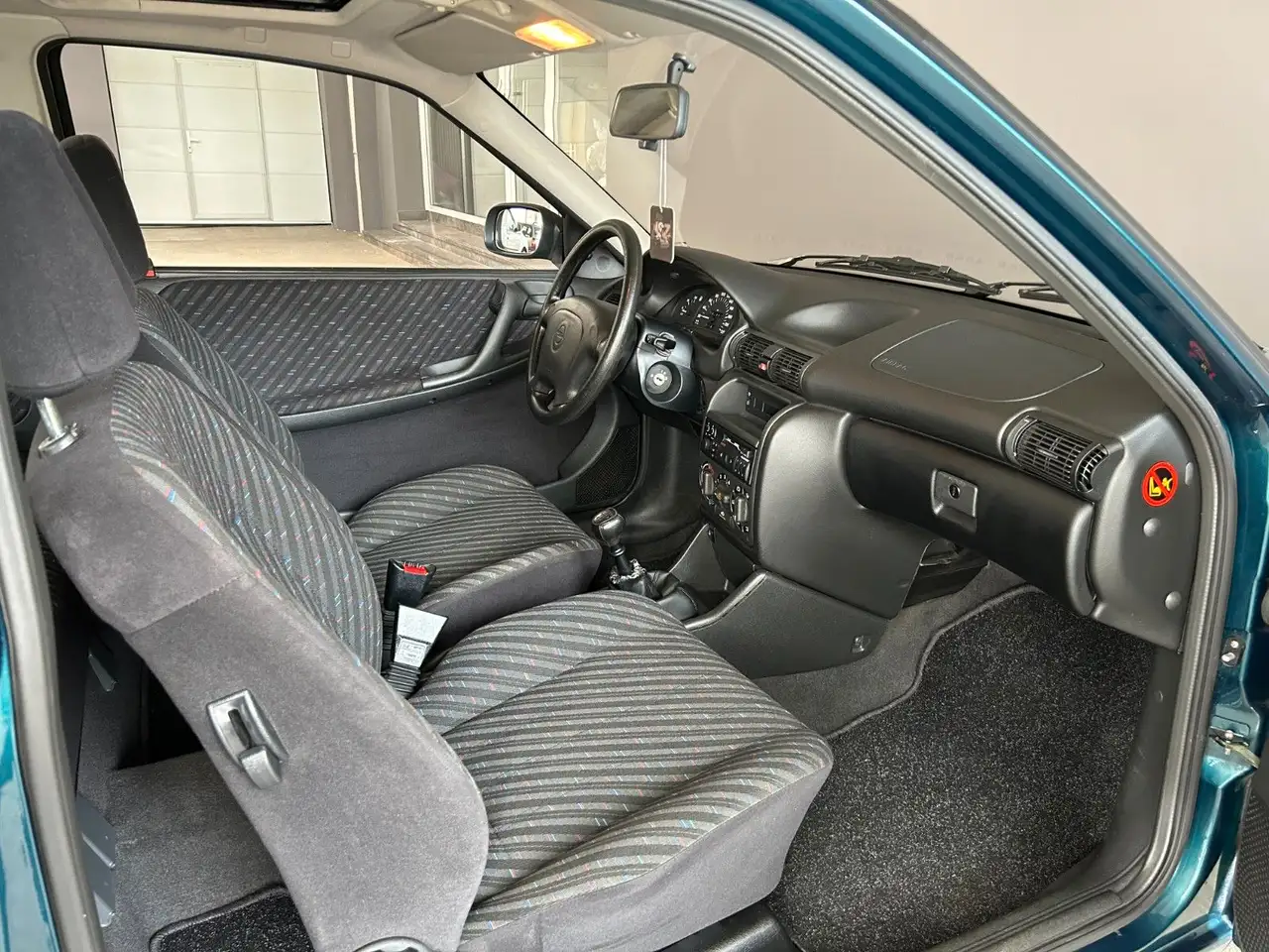 Opel Astra -F/Oldtimer/Schiebedach/39.577km/Kein Rost, foto 12
