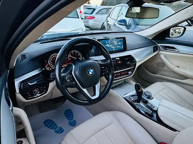 BMW 5 Series view 11