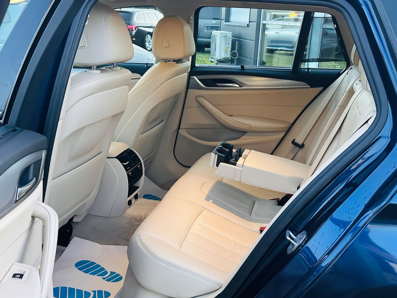 BMW 530 Touring 530 d xDrive *ALLRAD*LEDER*LED* — photo 13
