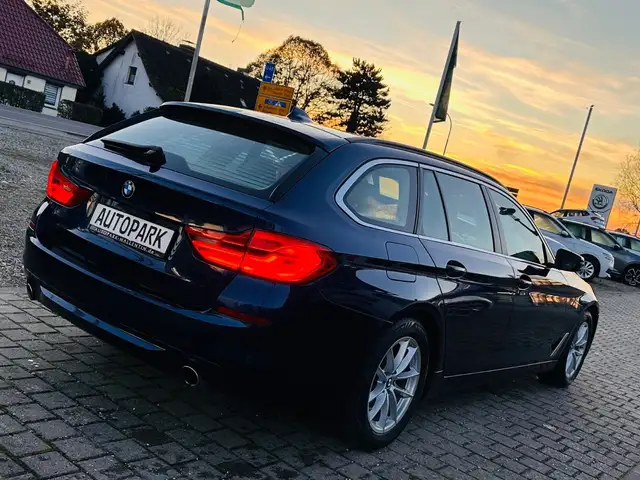 BMW 5 Series view 6