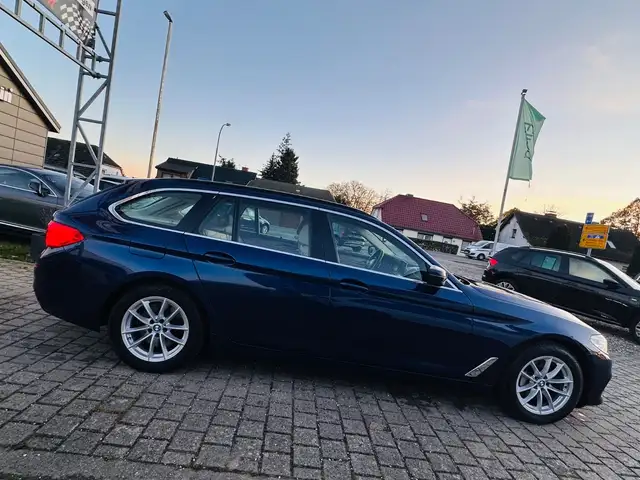 BMW 5 Series view 7