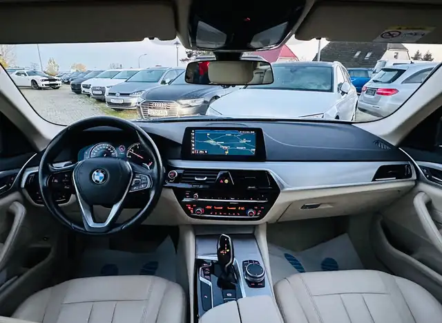 BMW 5 Series view 15
