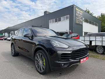 PORSCHE CAYENNE S E-HYBRID 3.0 V6 PHEV – FULL OPTION – PANORAMADAK – LUCHTVERING – CAMERA – LEDER – 1 JAAR GARANTIE