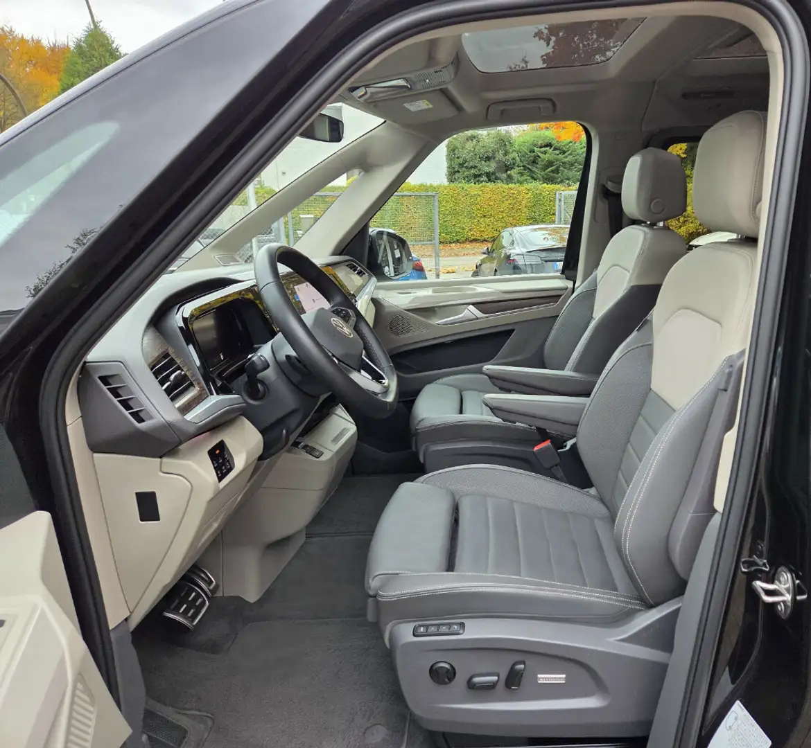 Volkswagen T7 Multivan LÜ.Voll.Matrix.Stdhz.4xSHZ+Lüft.Pano Schwarz - 2