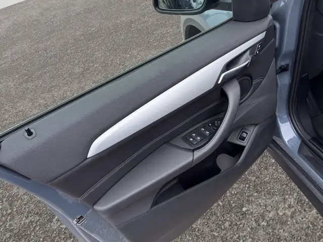 BMW X1 view 9