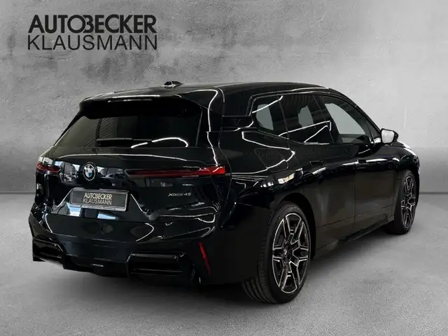 BMW Ix view 2