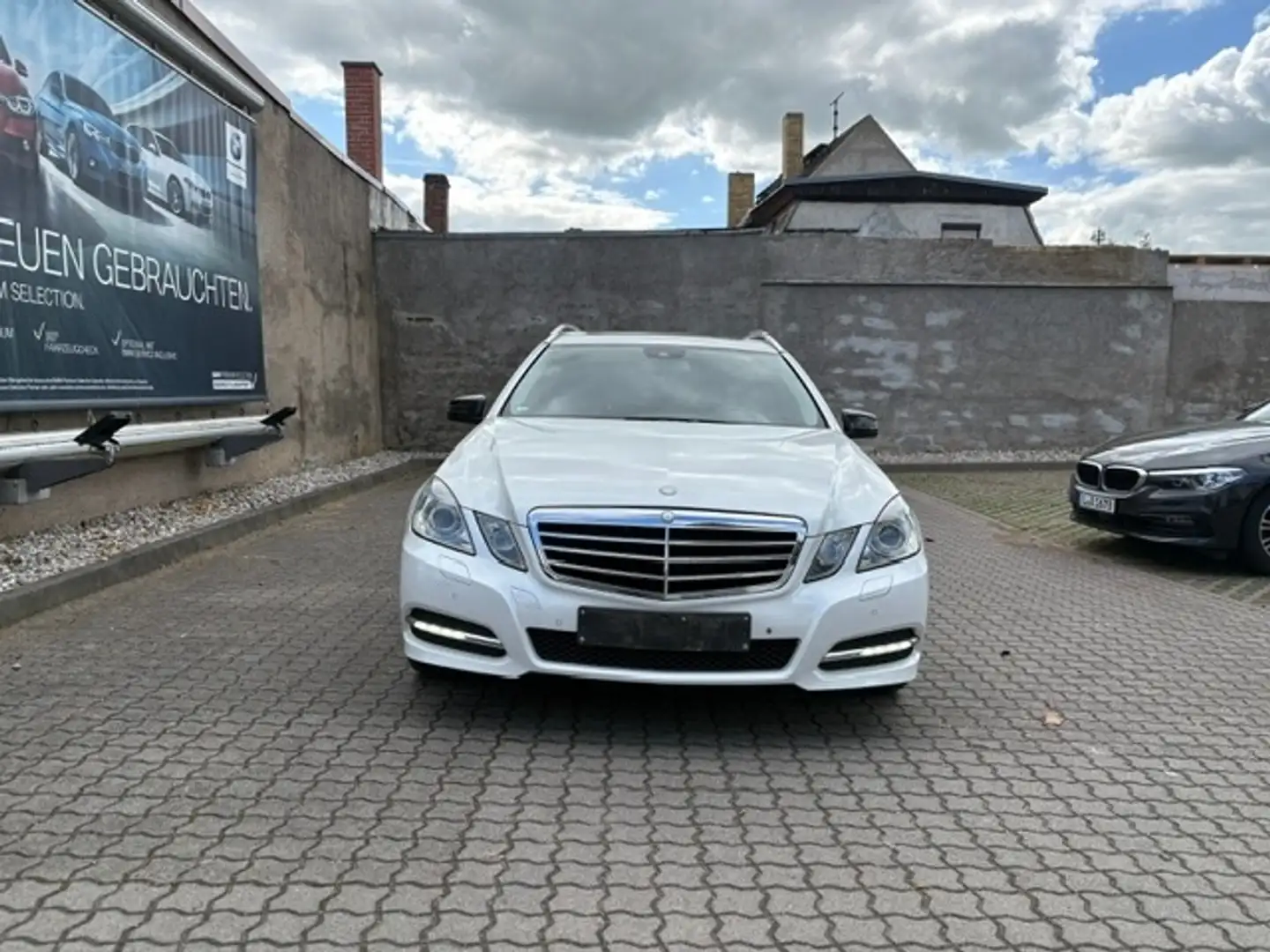 Mercedes-Benz E 200 -Klasse T-Modell CGI Kommissionsfahrzeug Navi Bi-X Silver - 2