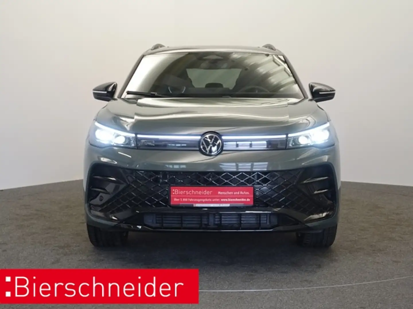 Volkswagen Tiguan 2.0 TDI DSG 4Mo. R-Line IQ-LIGHT DIGITAL PRO 20 PA Grün - 2