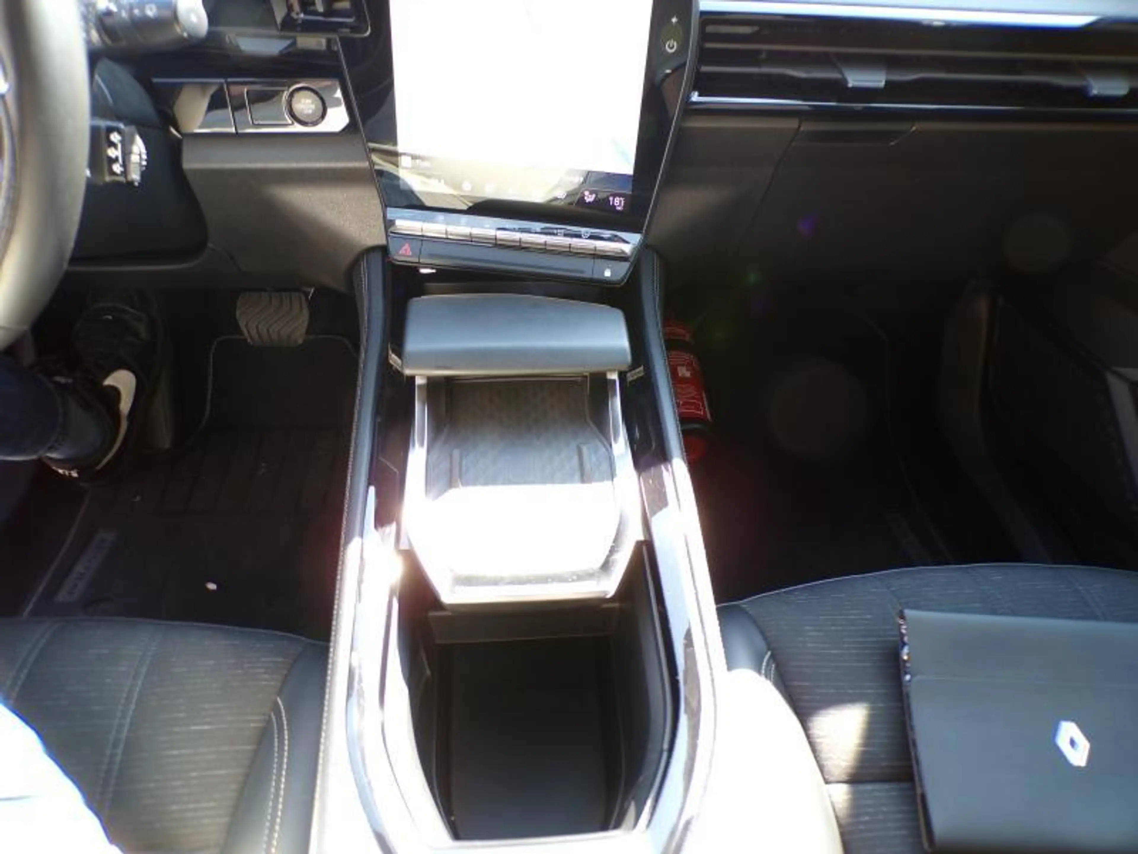 Renault Austral 1.2 200cv Automatique Hybride Blanc 05/24 65231km — photo 14