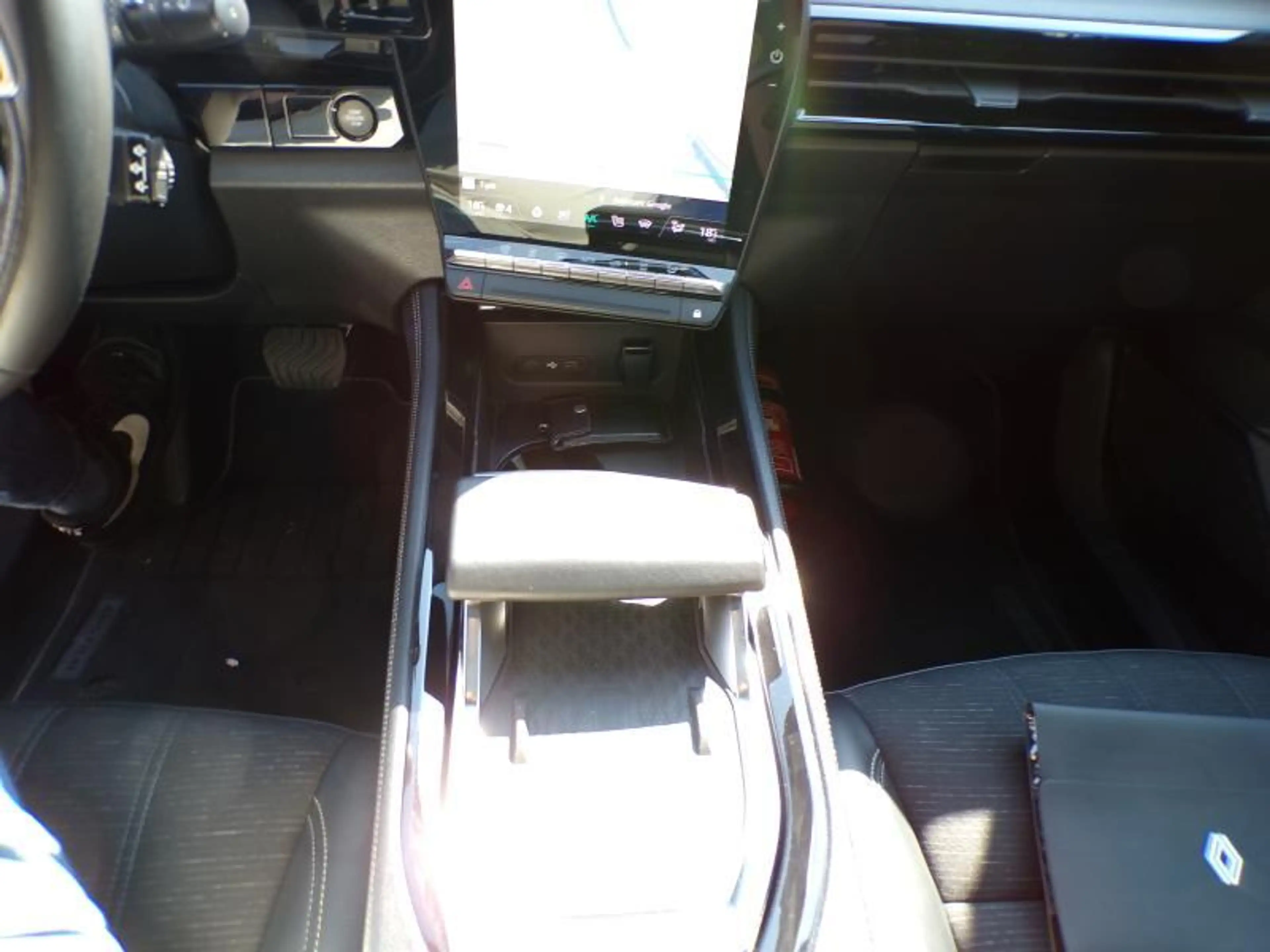 Renault Austral 1.2 200cv Automatique Hybride Blanc 05/24 65231km — photo 13