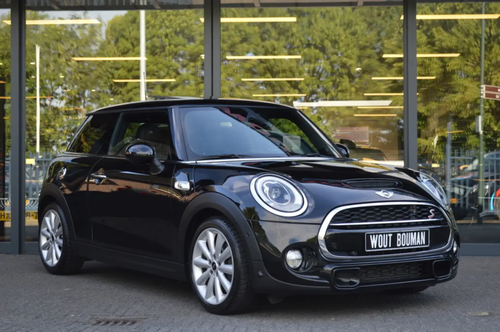 MINI Cooper S 2.0 Aut. Led Panorama Leder Acc Head-Up Harman/Kar Černá - 2