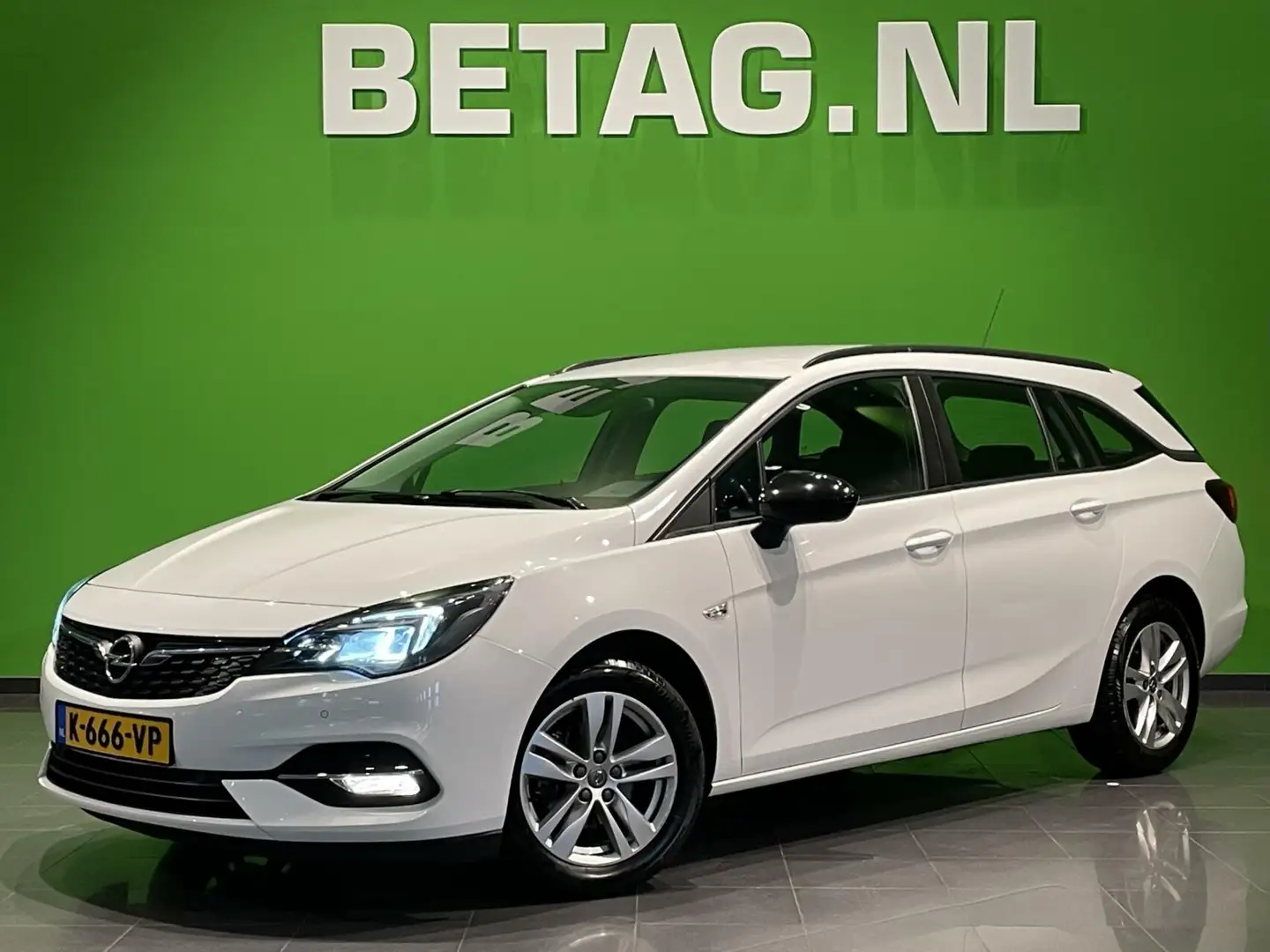 Opel Astra Sports Tourer 1.2 Edition | Camera | Navi | Carpla Weiß - 1
