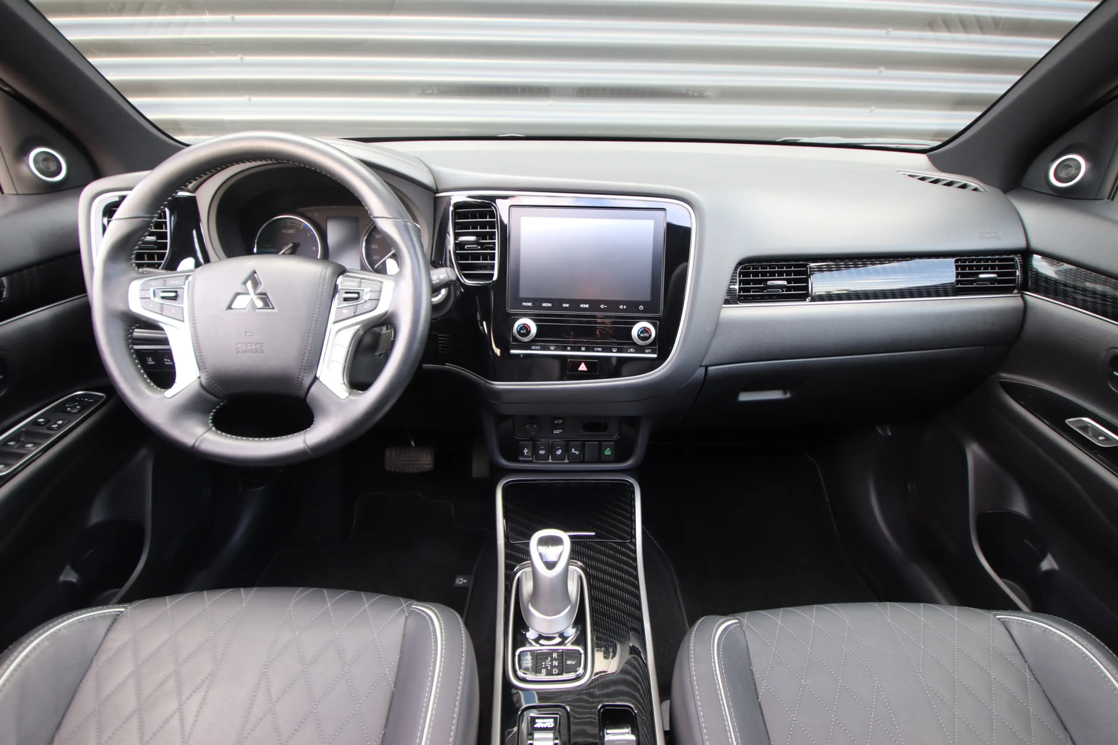 Mitsubishi Outlander 2.4 PHEV Instyle Opendak, Adaptive cruise — photo 4