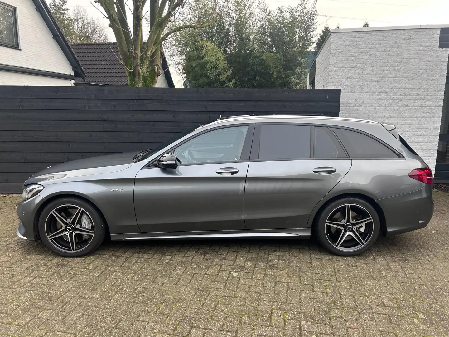 Mercedes-Benz C 43 AMG Estate 4MATIC, Pano, Dealer Onderh. Sfeerverlichti Grijs - 2