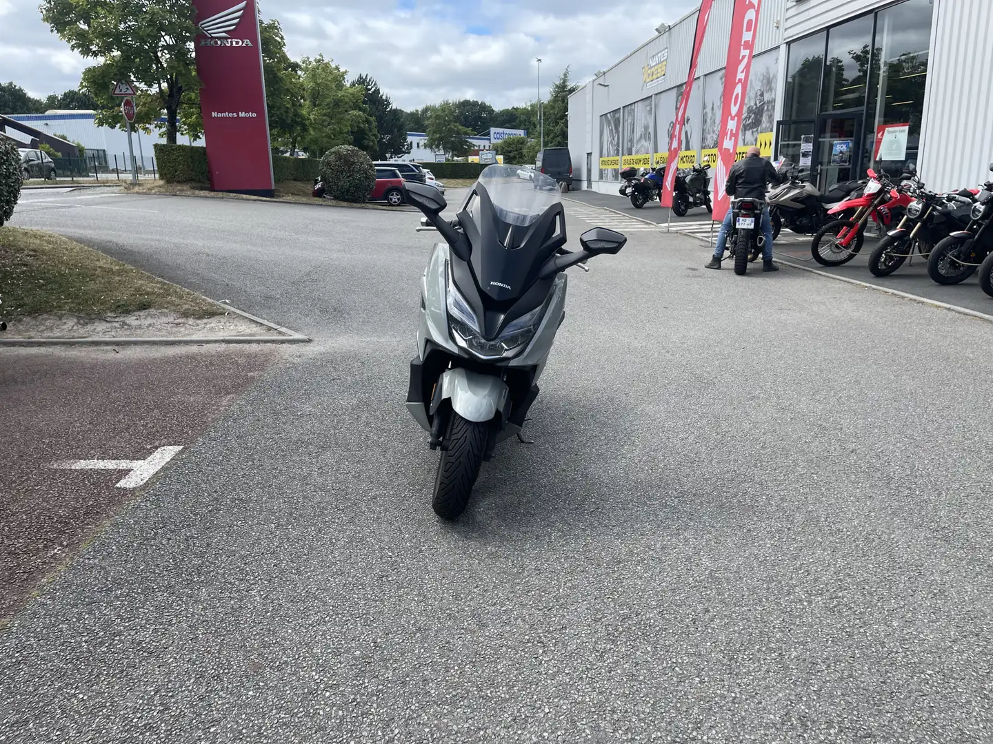 Honda Forza 350 Gris - 2