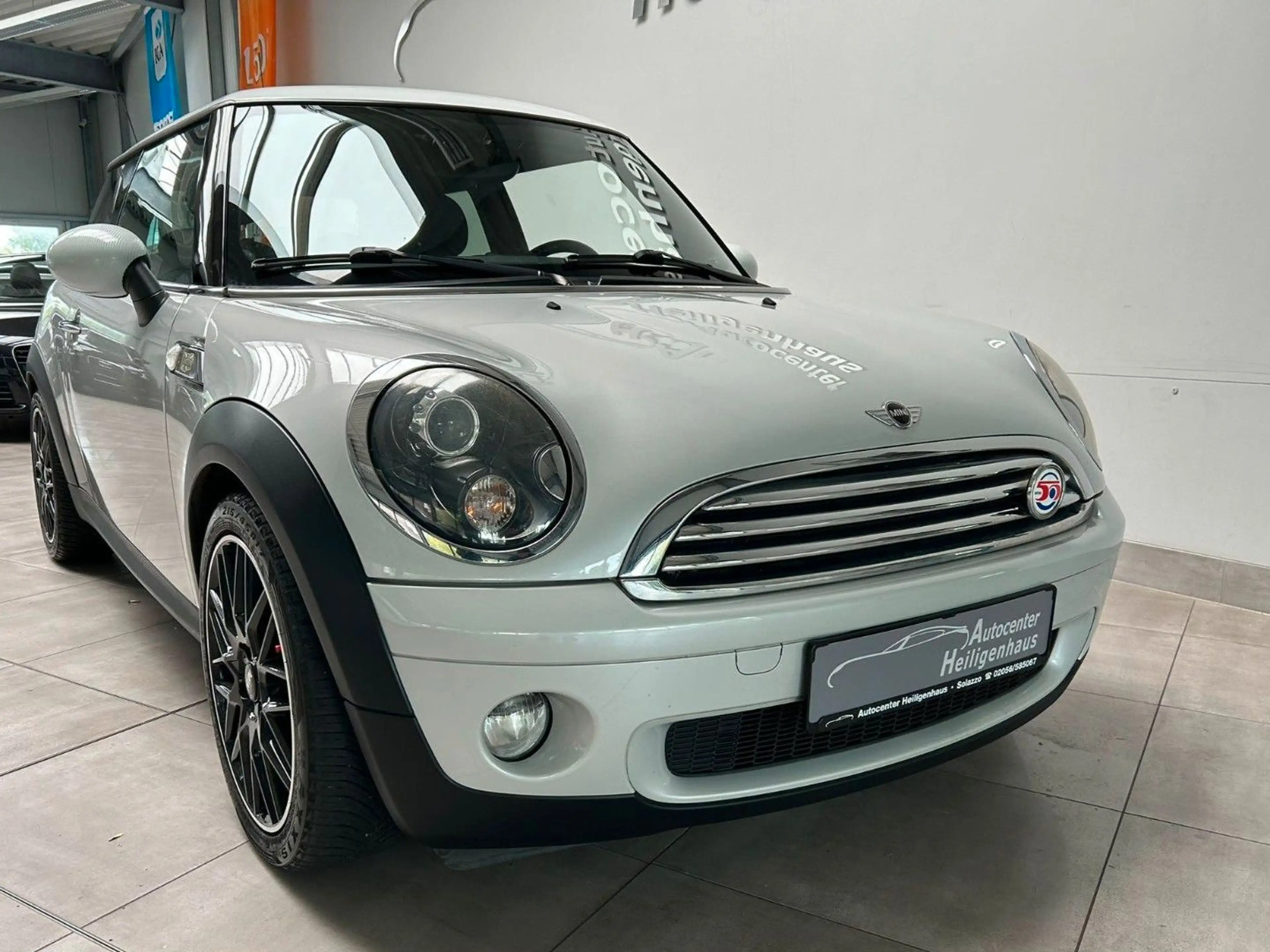 MINI Cooper 50 CAMDEN Bi-Xenon Klima Harman-Kardon