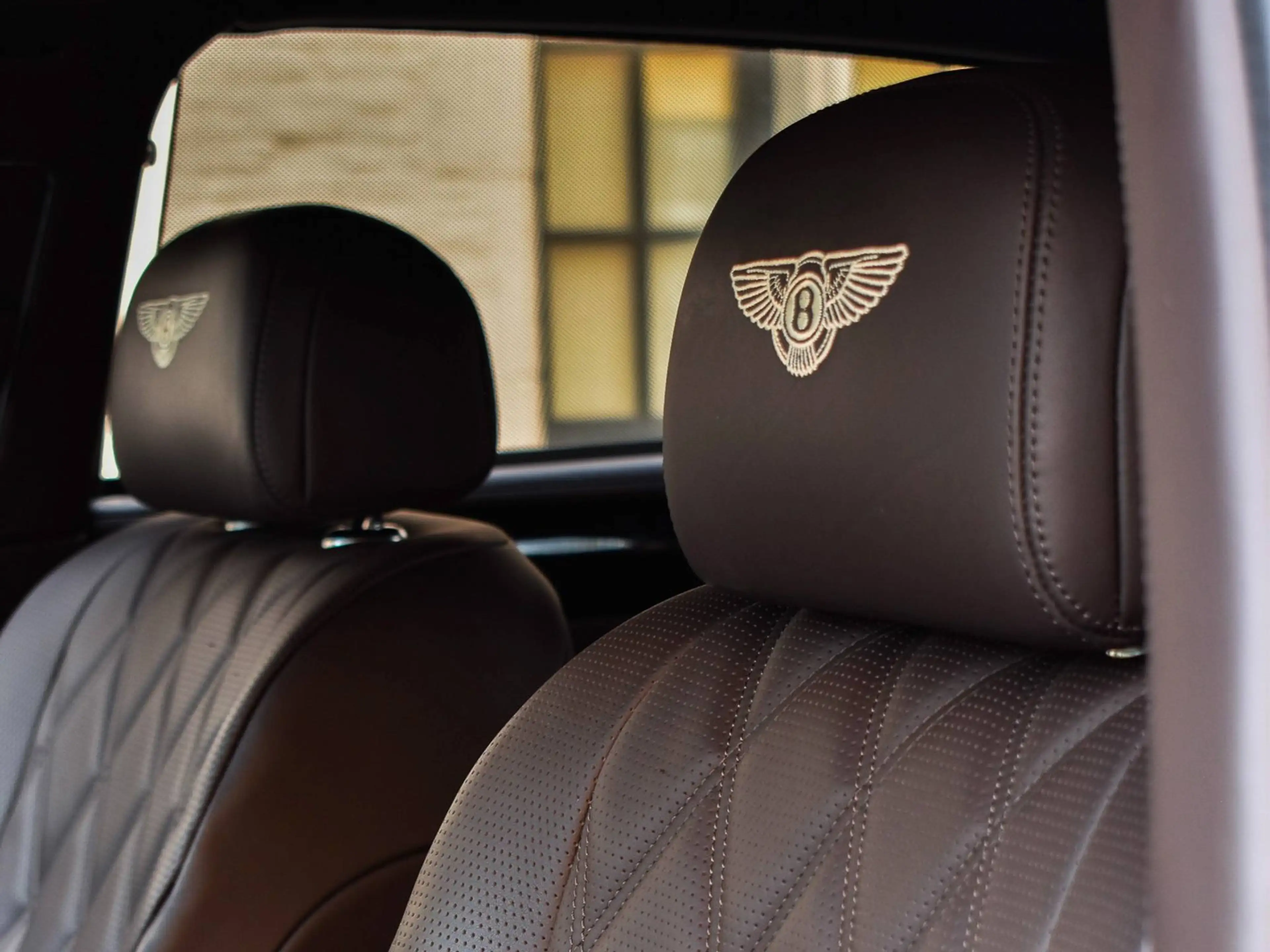 Bentley Flying Spur W12 / Havana Metallic / Bentley History — photo 5