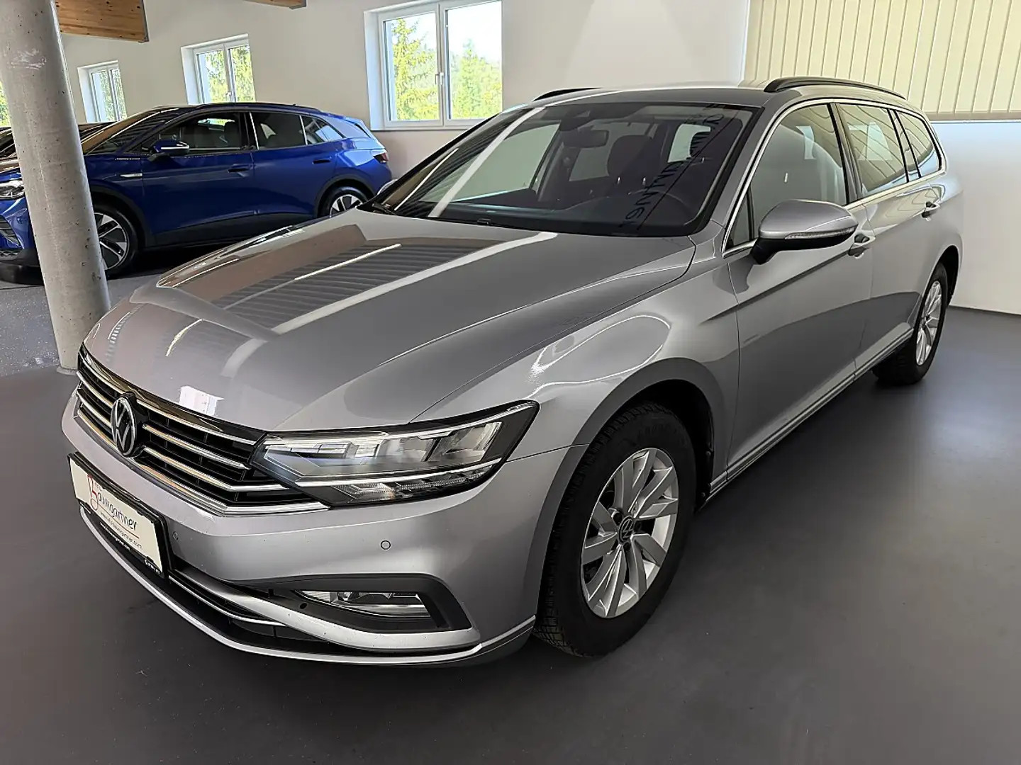 Volkswagen Passat Variant 2,0TDI DSG 4Motion *LED*NAVI*ACC*Standheizung*S... Silber - 2