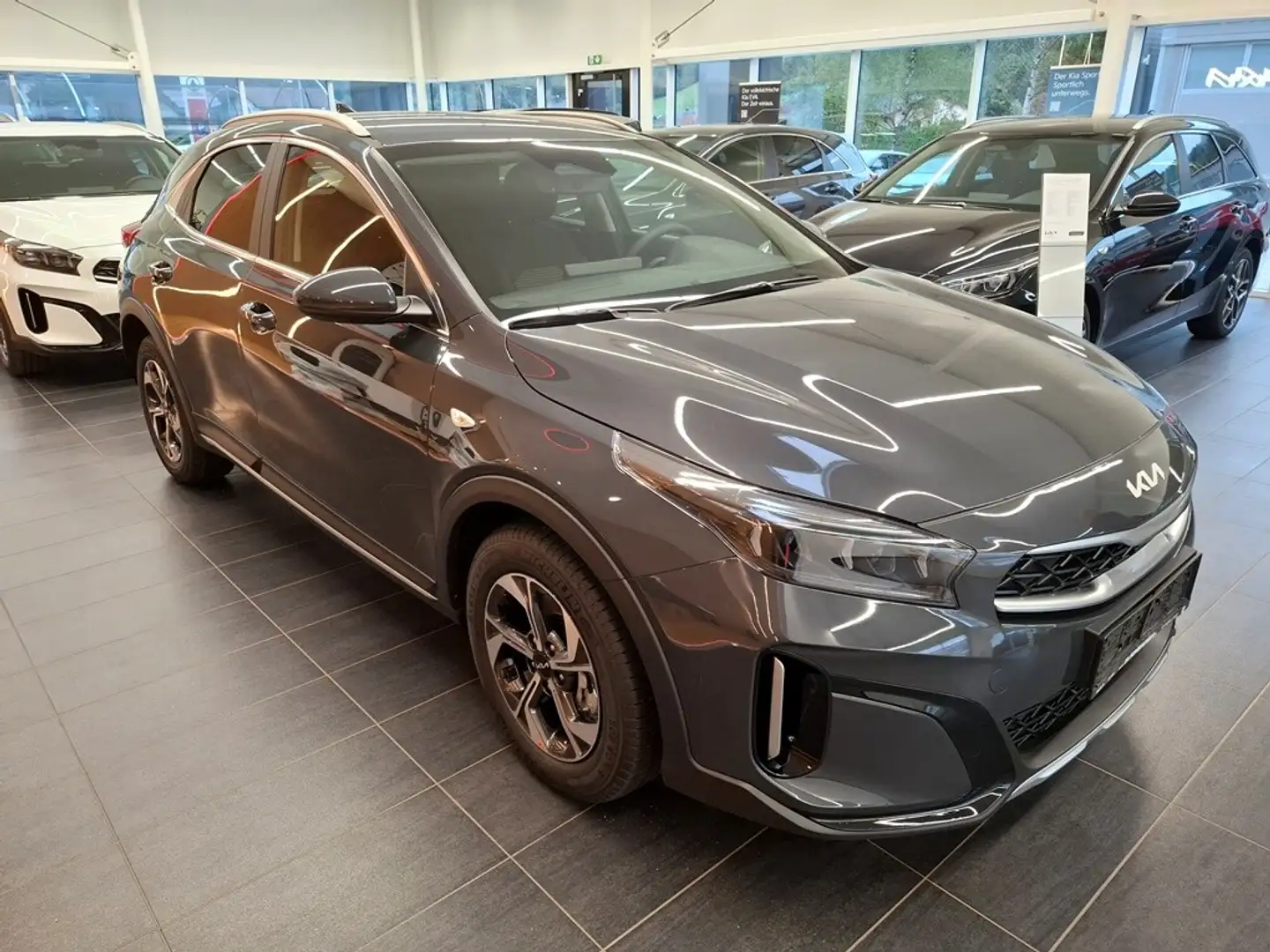 Kia XCeed Xceed 1,0 TGDI GPF Silber Modell 26 115 PS Grau - 2