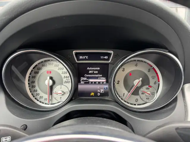 Mercedes-Benz Gla view 13