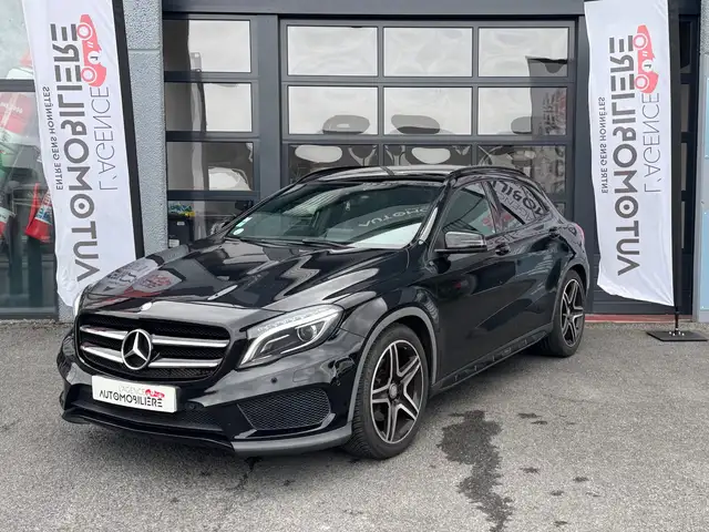 Mercedes-Benz Gla view 2