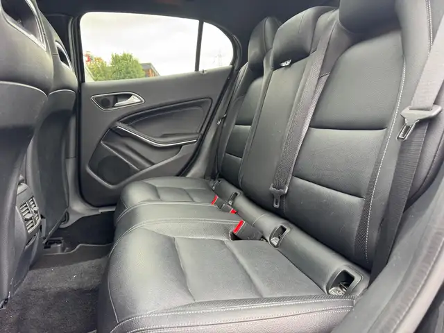 Mercedes-Benz Gla view 12