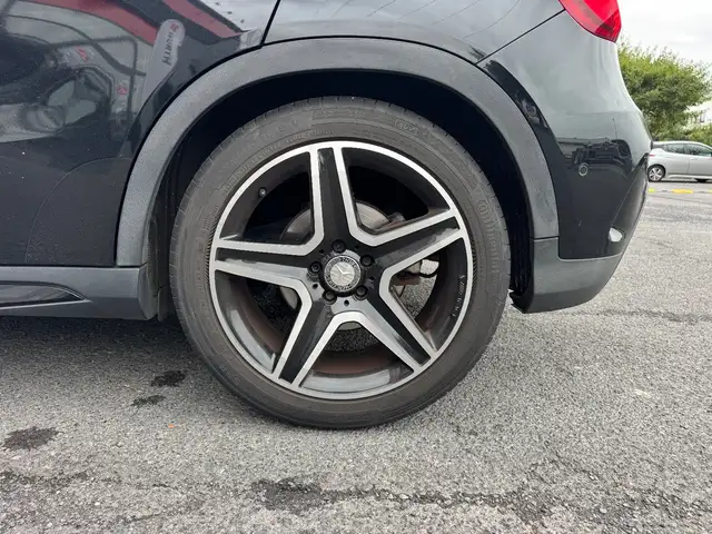 Mercedes-Benz Gla view 27