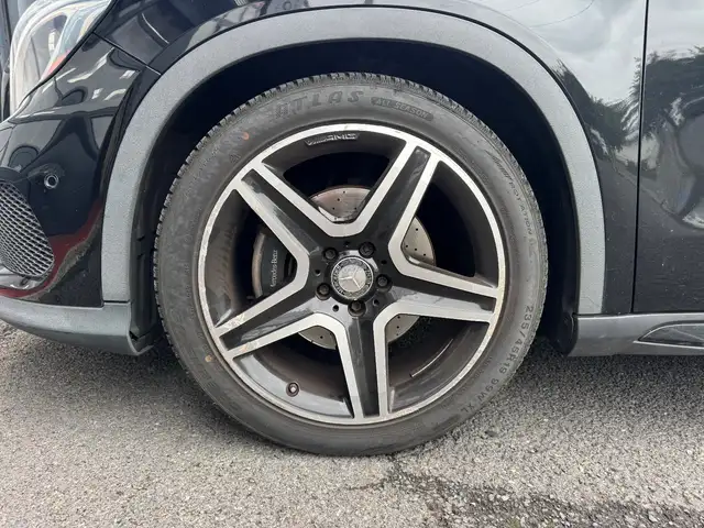 Mercedes-Benz Gla view 26