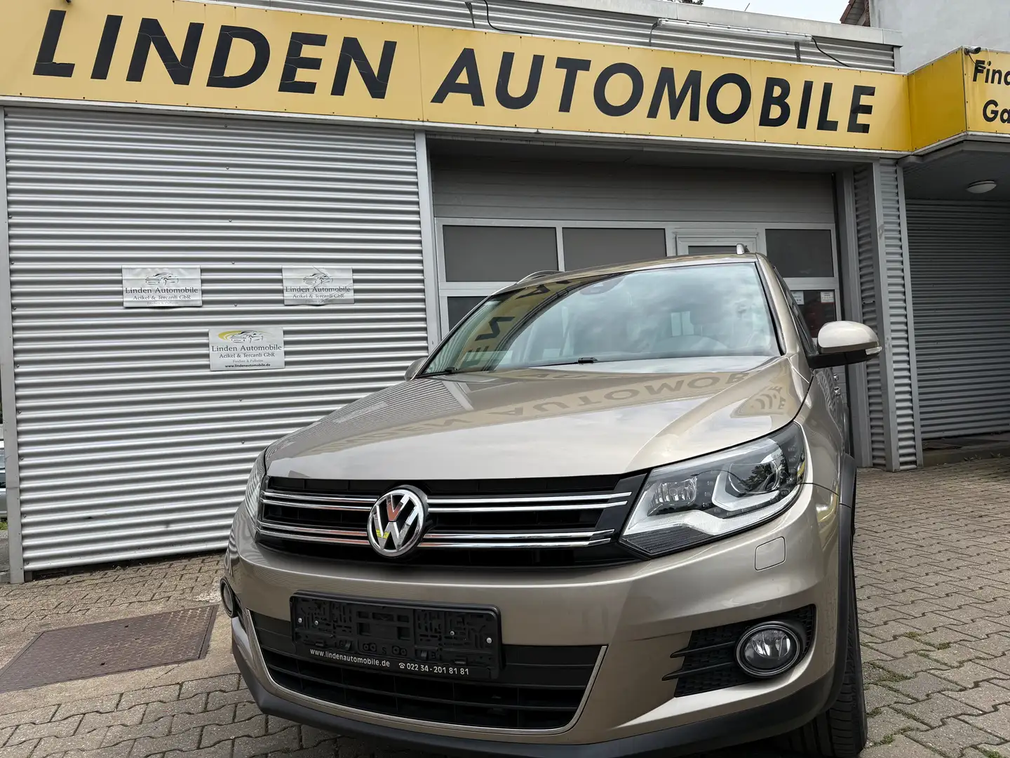Volkswagen Tiguan Sport Beige - 1