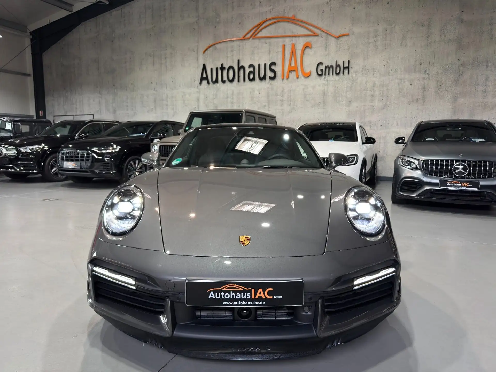 포르쉐 911 Turbo S Coupe 2023 건메탈 사진 2